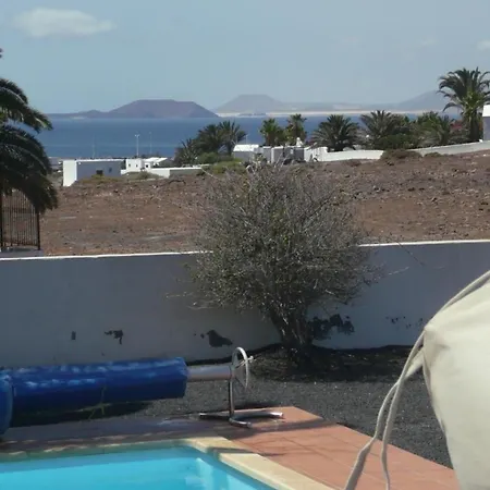 Casa de Férias Mit Pool Und Herrlichem Meerblick Playa Blanca (Lanzarote)